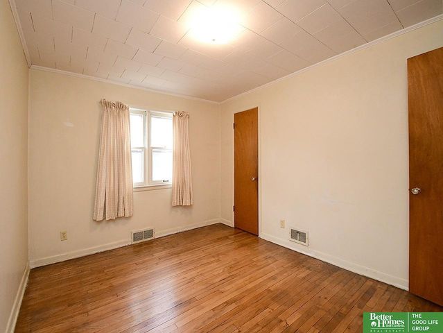 2707 Calhoun Street, Bellevue, NE 68005