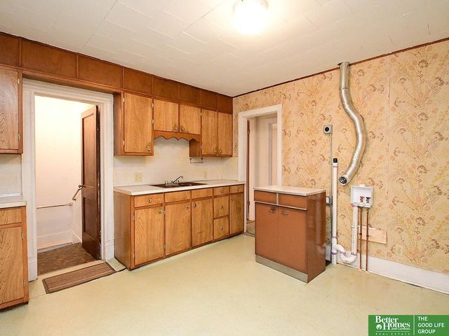 2707 Calhoun Street, Bellevue, NE 68005