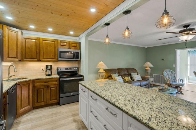 203 ASPEN CIRCLE 203, Seminole, FL 33777