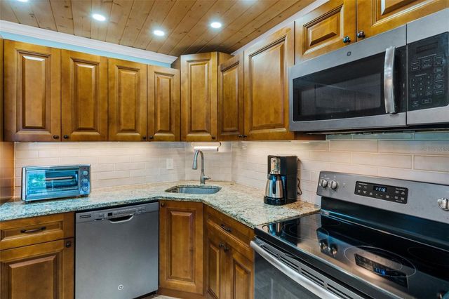 203 ASPEN CIRCLE 203, Seminole, FL 33777