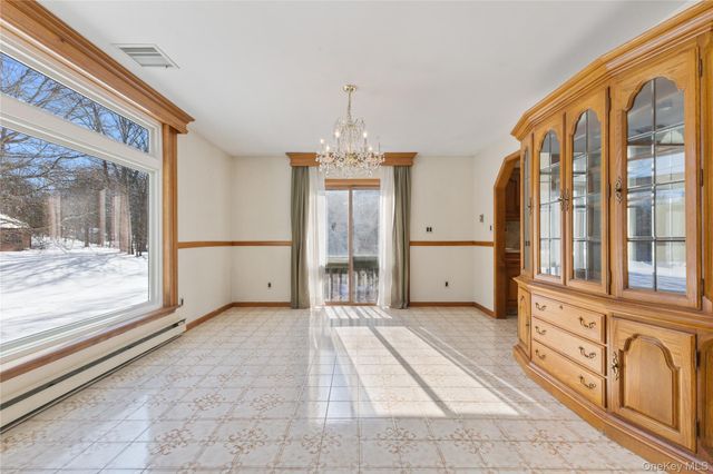 7 Cimarron Road, Putnam Valley, NY 10579