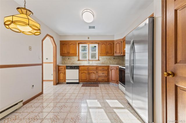 7 Cimarron Road, Putnam Valley, NY 10579