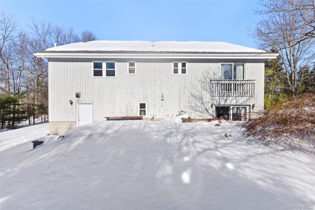 7 Cimarron Road, Putnam Valley, NY 10579