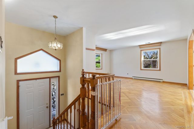 7 Cimarron Road, Putnam Valley, NY 10579