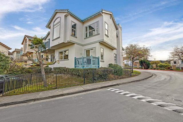 22 22 Buena Vista Rd, South San Francisco, CA 94080