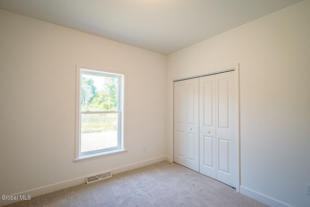 9 Stone Creek Drive, East Greenbush, NY 12061