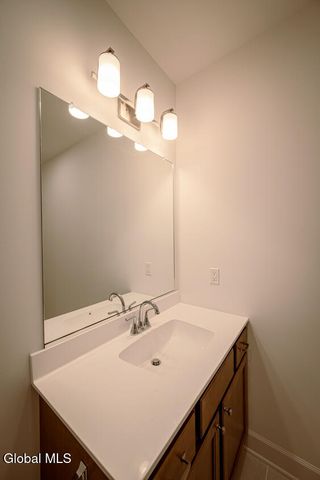 9 Stone Creek Drive, East Greenbush, NY 12061