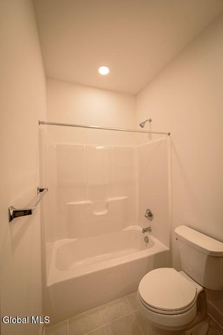 9 Stone Creek Drive, East Greenbush, NY 12061