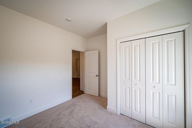 9 Stone Creek Drive, East Greenbush, NY 12061