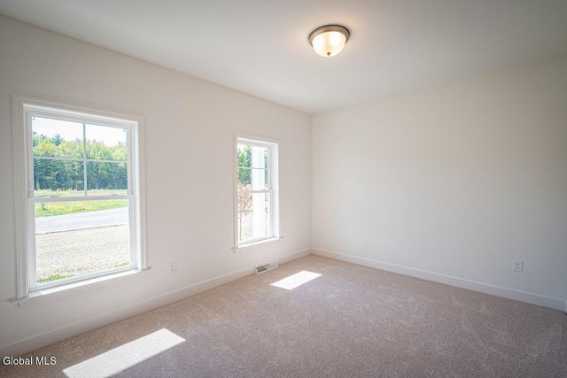 9 Stone Creek Drive, East Greenbush, NY 12061