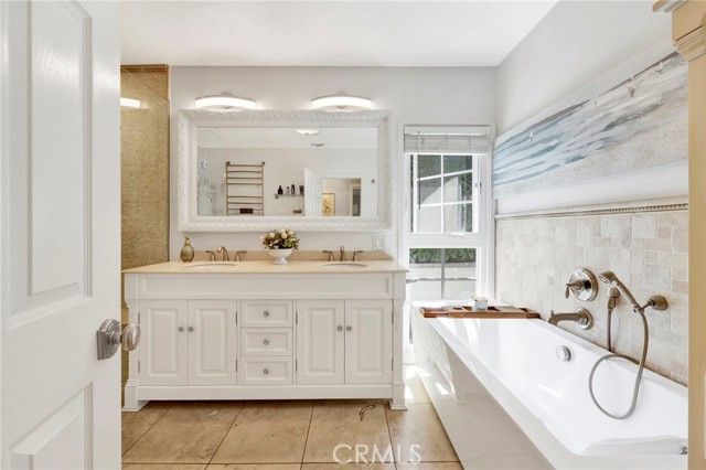 3374 Floyd, Los Angeles, CA 90068