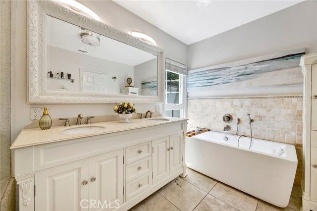 3374 Floyd, Los Angeles, CA 90068