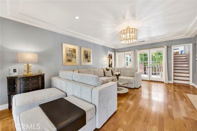 3374 Floyd, Los Angeles, CA 90068