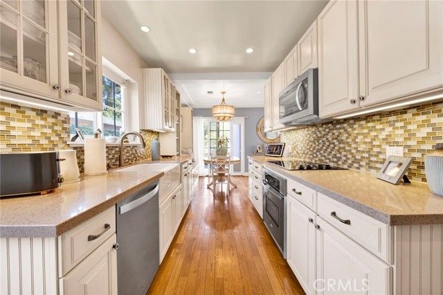 3374 Floyd, Los Angeles, CA 90068