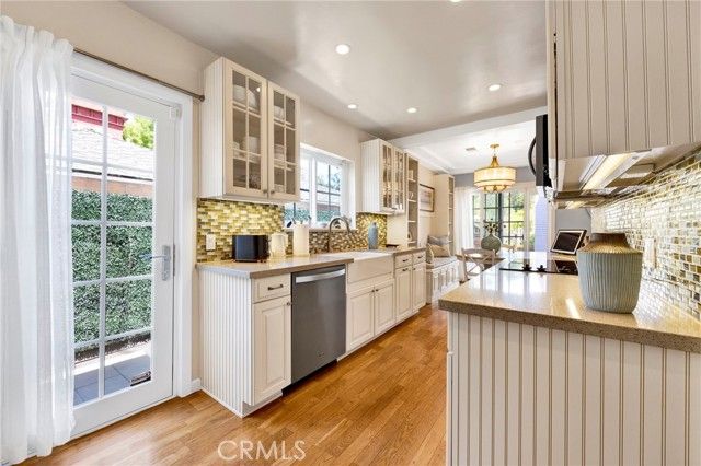 3374 Floyd, Los Angeles, CA 90068