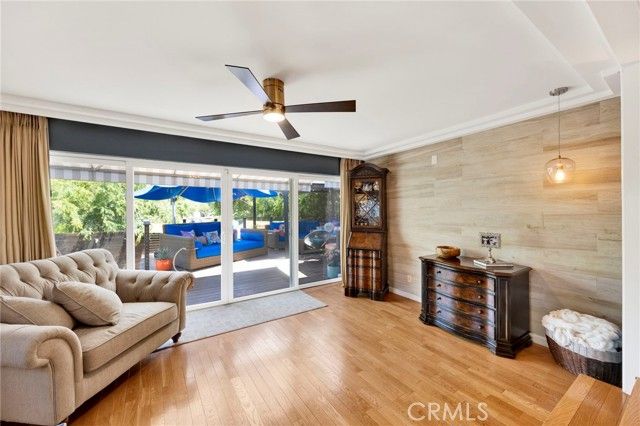 3374 Floyd, Los Angeles, CA 90068