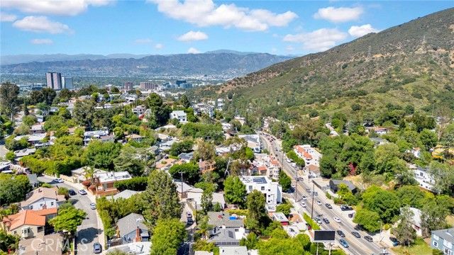 3374 Floyd, Los Angeles, CA 90068