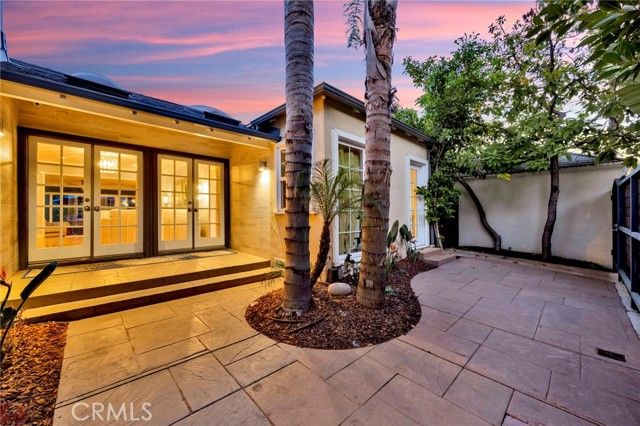 3374 Floyd, Los Angeles, CA 90068