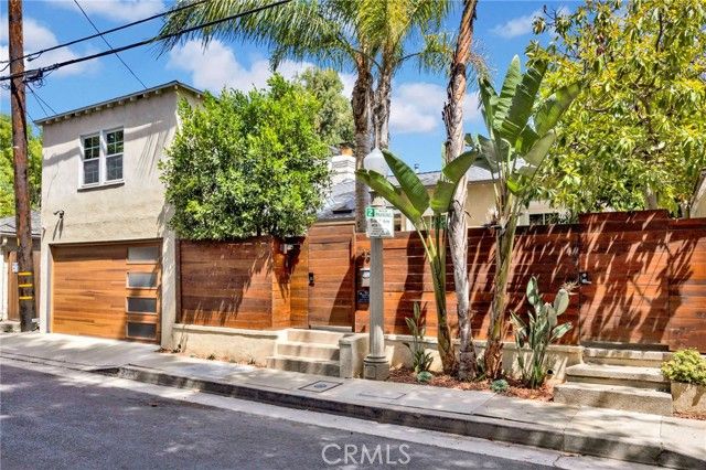 3374 Floyd, Los Angeles, CA 90068