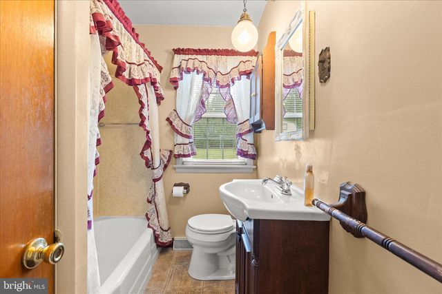2312 CHURCH RD, York, PA 17408