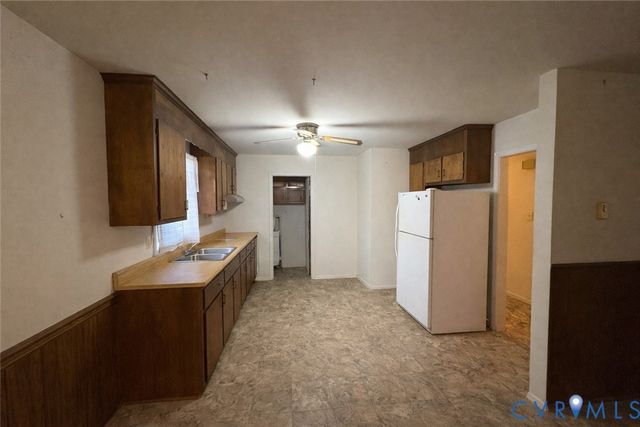 4004 Gloucester Dr, Hopewell, VA 23860