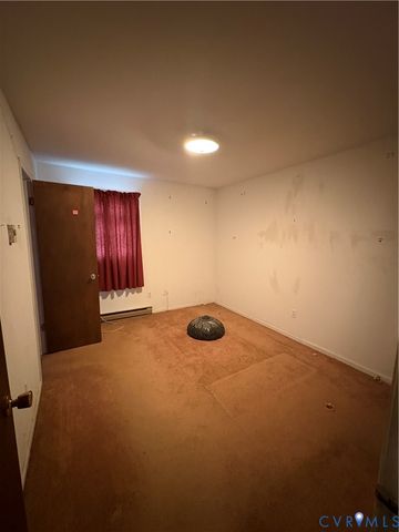 4004 Gloucester Dr, Hopewell, VA 23860