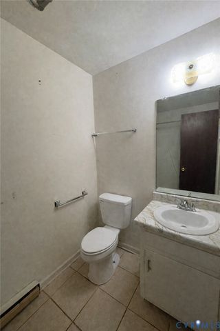 4004 Gloucester Dr, Hopewell, VA 23860