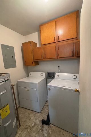 4004 Gloucester Dr, Hopewell, VA 23860