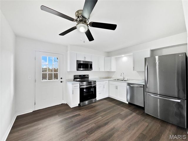 6 S Boxwood Lane, O'fallon, MO 63366