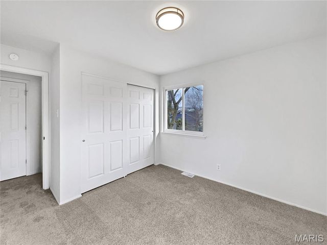 6 S Boxwood Lane, O'fallon, MO 63366