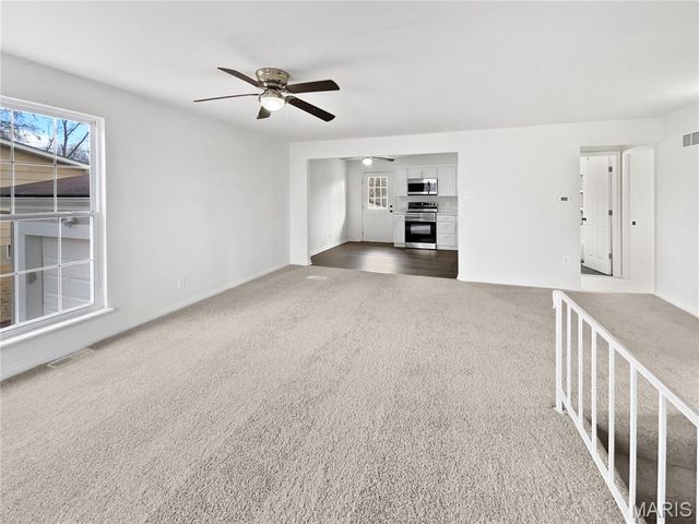 6 S Boxwood Lane, O'fallon, MO 63366