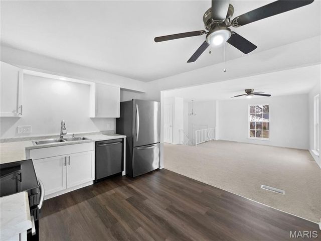 6 S Boxwood Lane, O'fallon, MO 63366