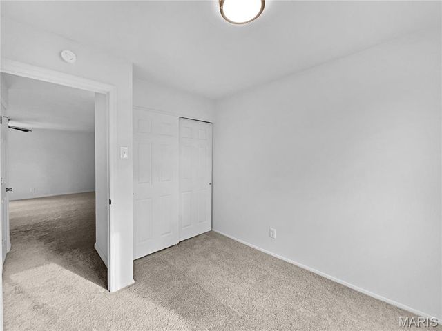 6 S Boxwood Lane, O'fallon, MO 63366