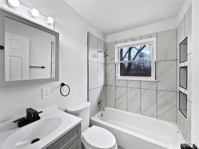 6 S Boxwood Lane, O'fallon, MO 63366