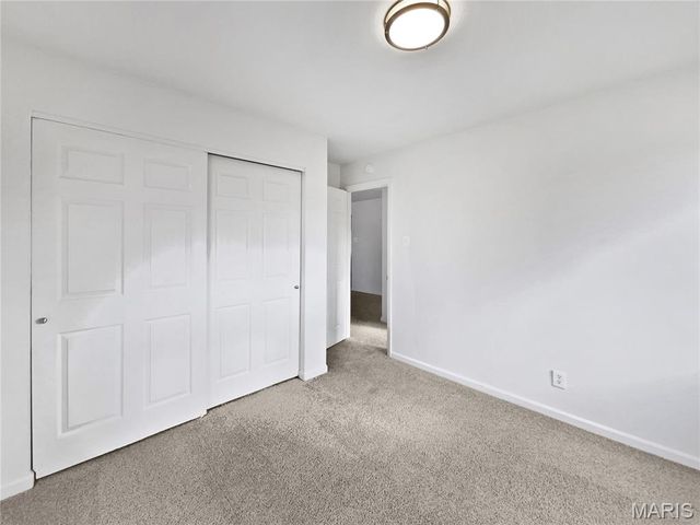 6 S Boxwood Lane, O'fallon, MO 63366