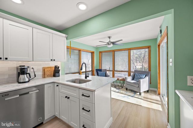 803 DEL GROVE AVE, Newark, DE 19713