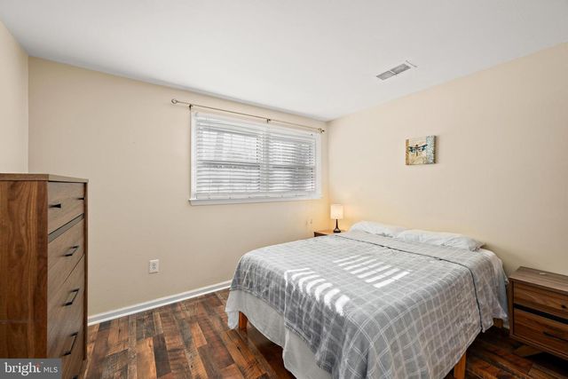 803 DEL GROVE AVE, Newark, DE 19713