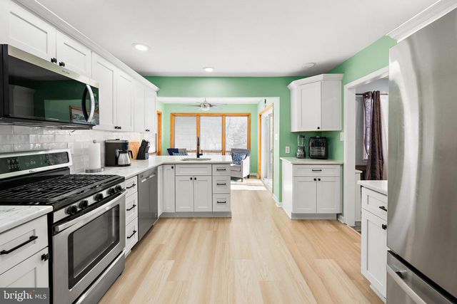 803 DEL GROVE AVE, Newark, DE 19713