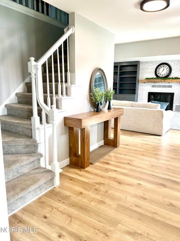 888 Sandalwood Road, Perrysburg, OH 43551