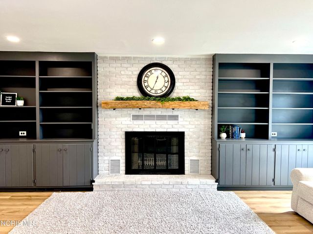 888 Sandalwood Road, Perrysburg, OH 43551