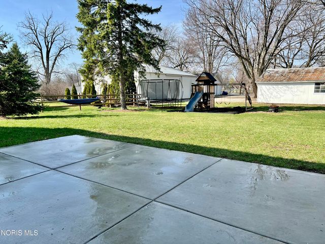 888 Sandalwood Road, Perrysburg, OH 43551