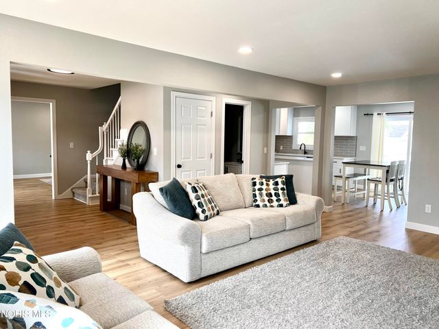 888 Sandalwood Road, Perrysburg, OH 43551