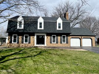 888 Sandalwood Road, Perrysburg, OH 43551