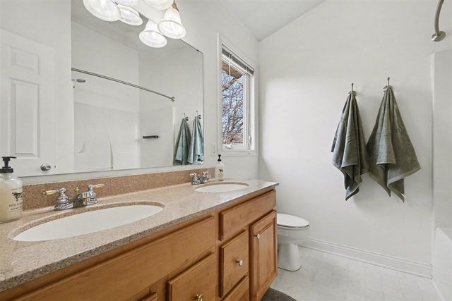 3589 Meadow Grove Drive, Kentwood, MI 49512