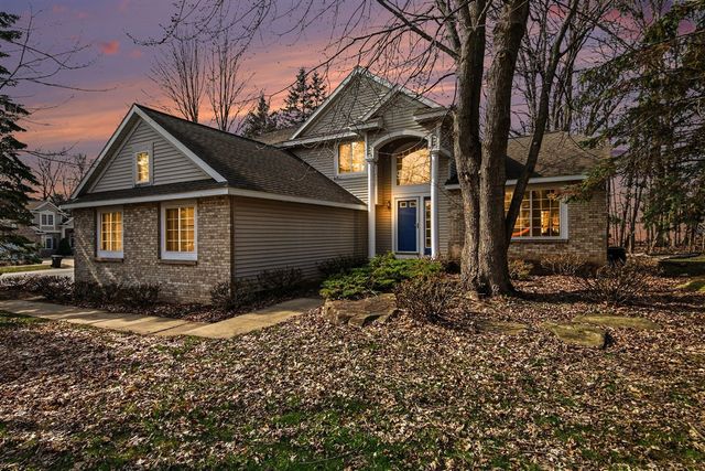 3589 Meadow Grove Drive, Kentwood, MI 49512