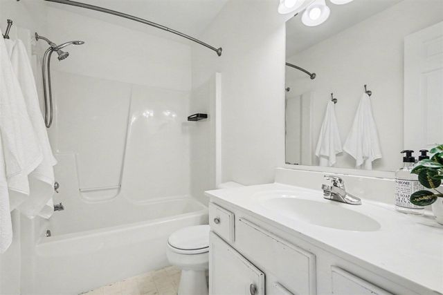 3589 Meadow Grove Drive, Kentwood, MI 49512