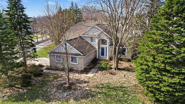 3589 Meadow Grove Drive, Kentwood, MI 49512