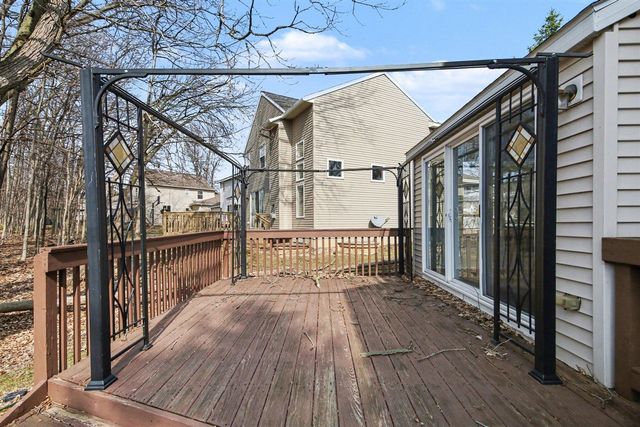 3589 Meadow Grove Drive, Kentwood, MI 49512