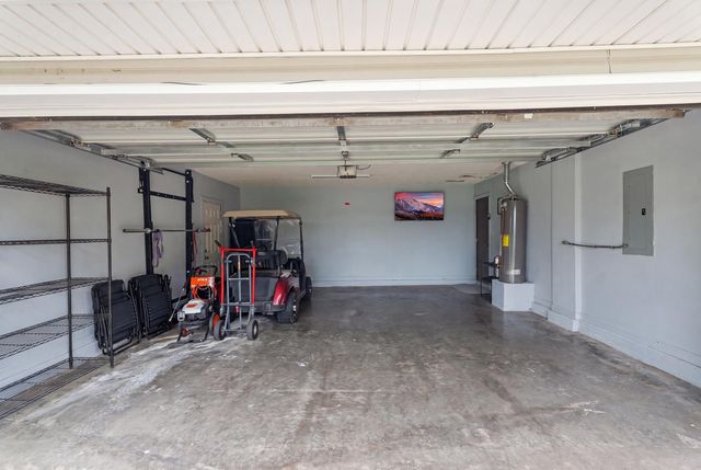 602 N 21st Street, Grove, OK 74344