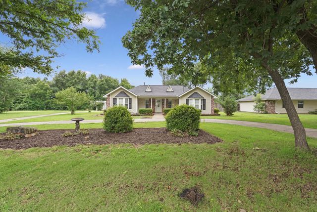 602 N 21st Street, Grove, OK 74344